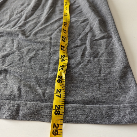 Lululemon T-shirt - Picture 4 of 5